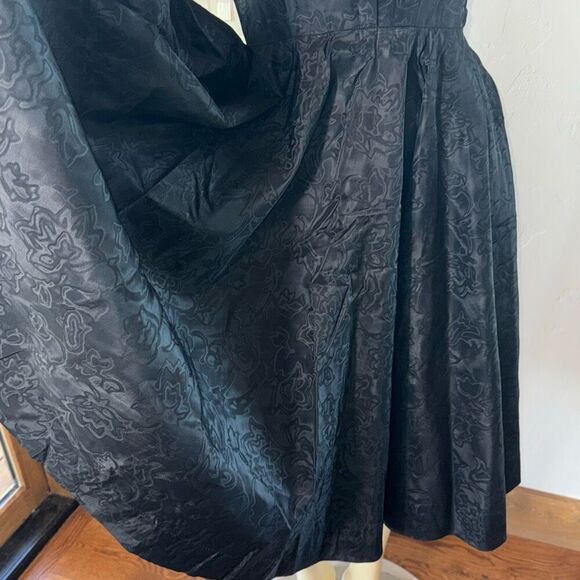 Authentic 1930s–1940s Handmade Black Jacquard Puff-Sleeve Dress - Picture 4 of 15